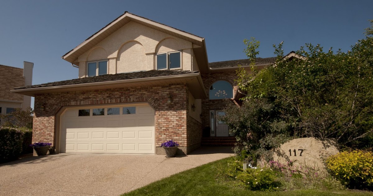 Jan & Eam's News 117 Sunset Place Huge Home on Incredible Lot