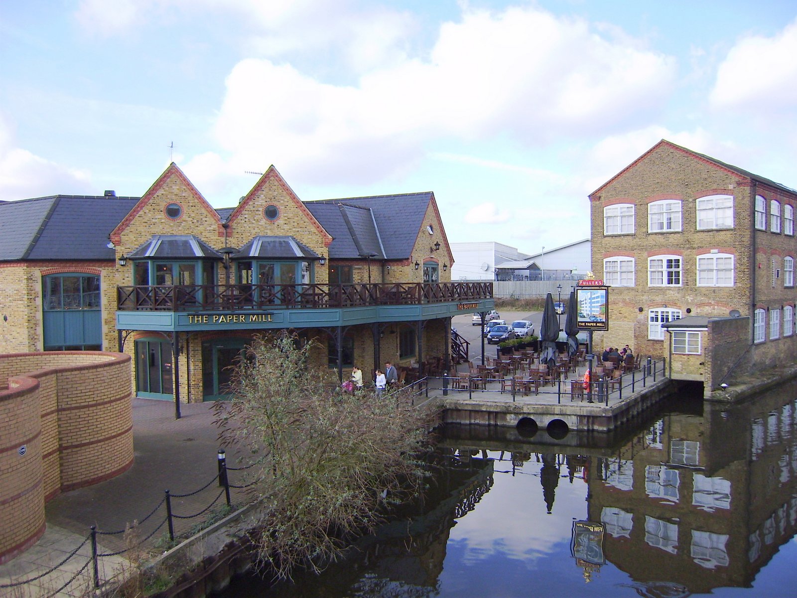 JR's Retirement Paper Mill pub in Apsley