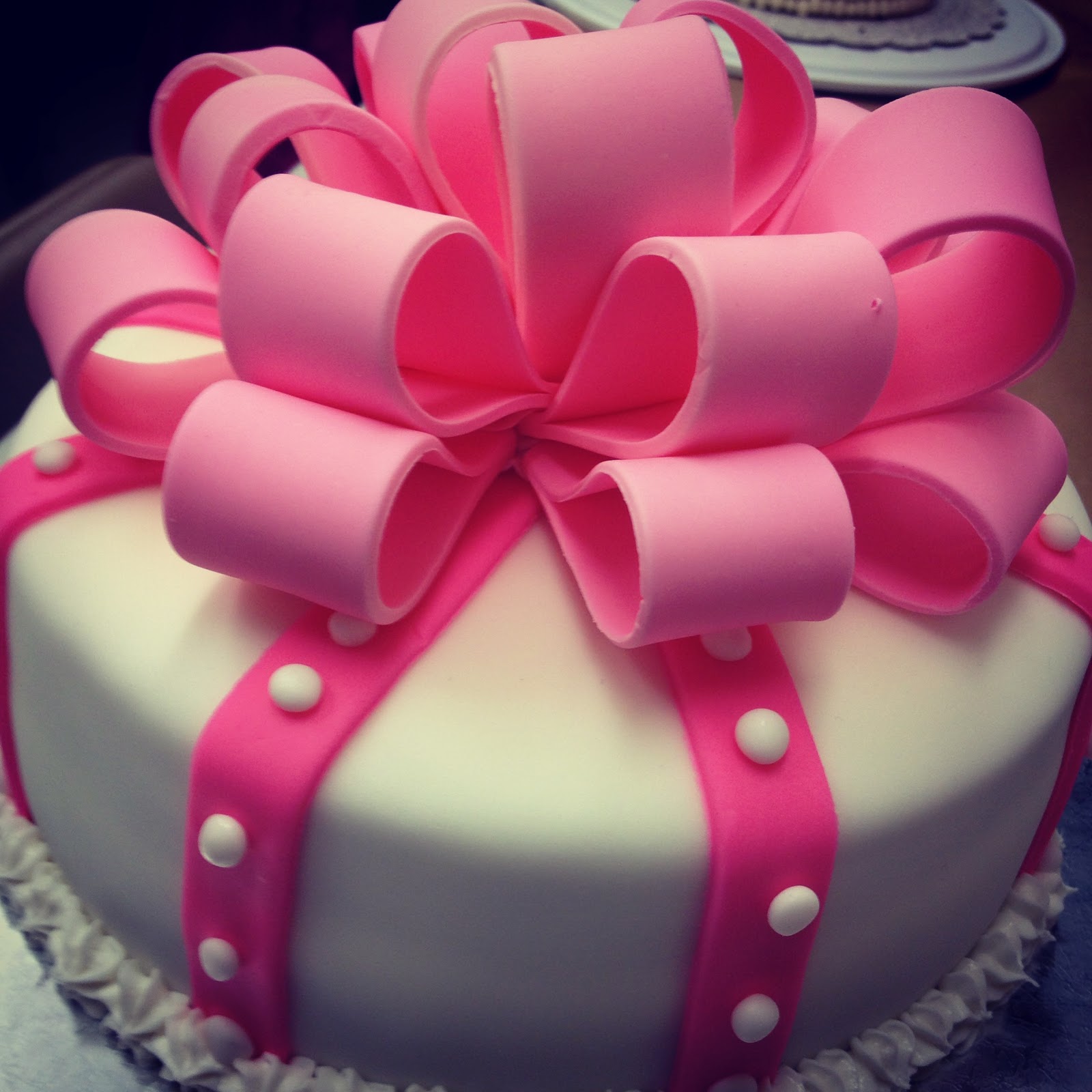 JesNesCakes Fondant Bow Vanilla Cake with Strawberry Filling