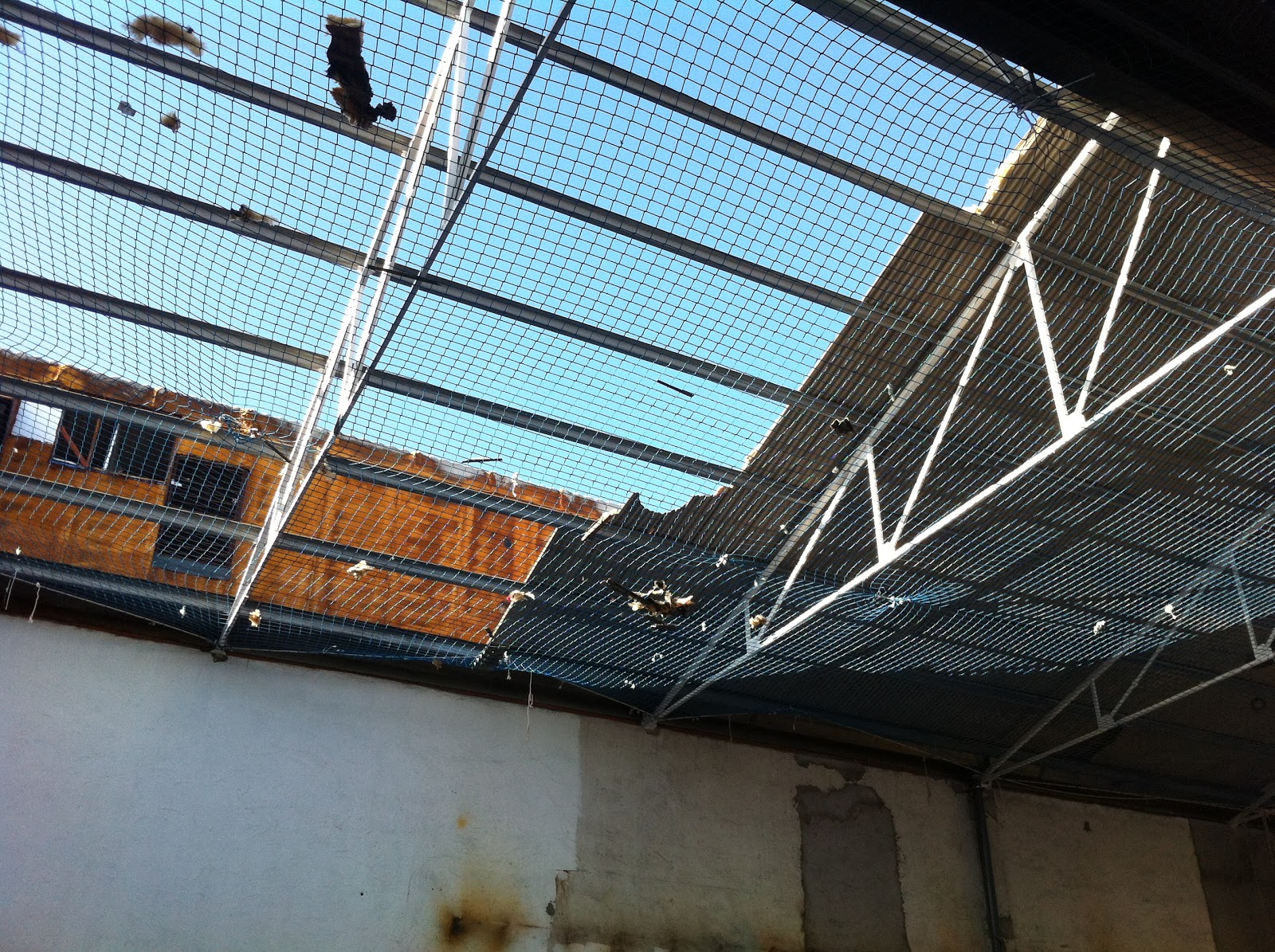 Metal y Amianto: Cambio de tejado de uralita por panel sandwich