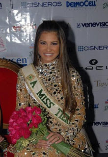 Osmariel Villalobos : Miss Earth Venezuela 2012 Osmariel Villalobos