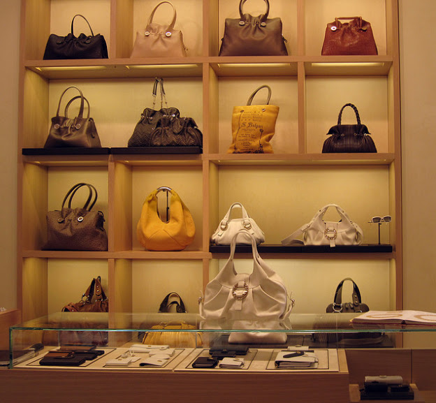 Como decorar uma loja de bolsas Del Carmen by Sarruc # Como Decorar Uma Loja Pequena Como decorar uma loja de bolsas Del Carmen by Sarruc # Como Decorar Uma Loja Pequena