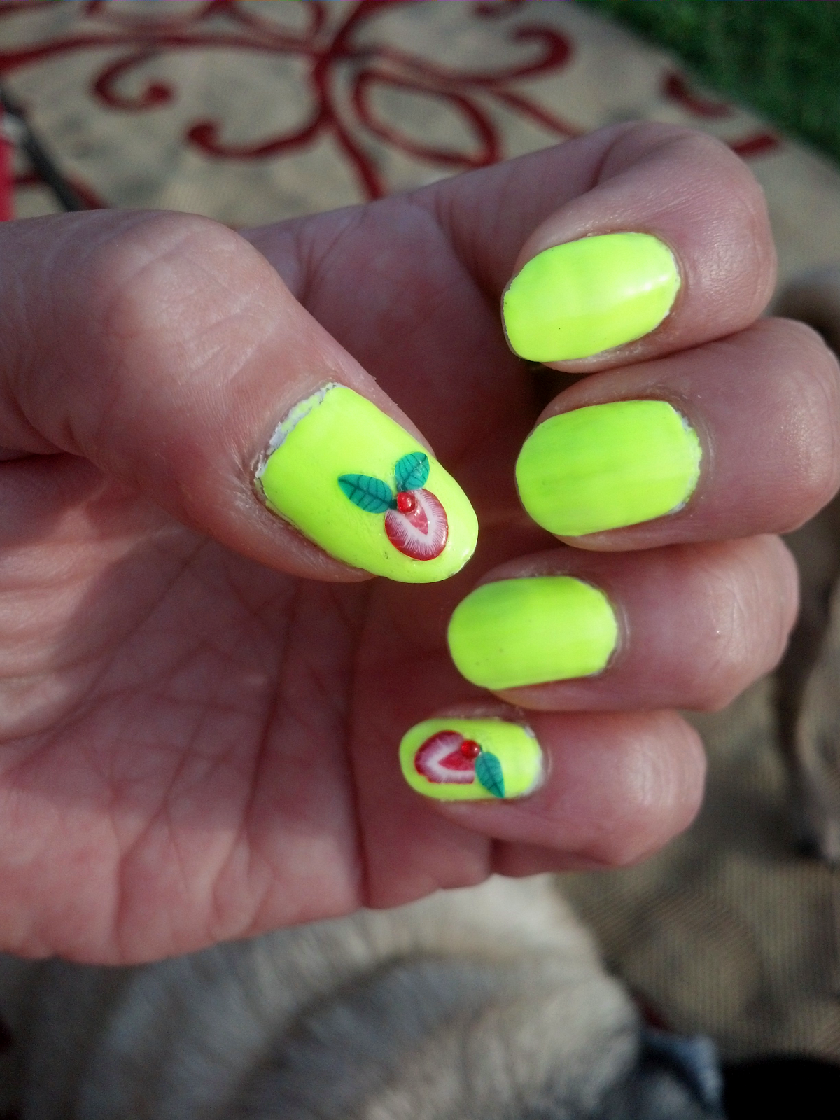 The Adventures of Garrett Squared: NailsStrawberry Lemonade