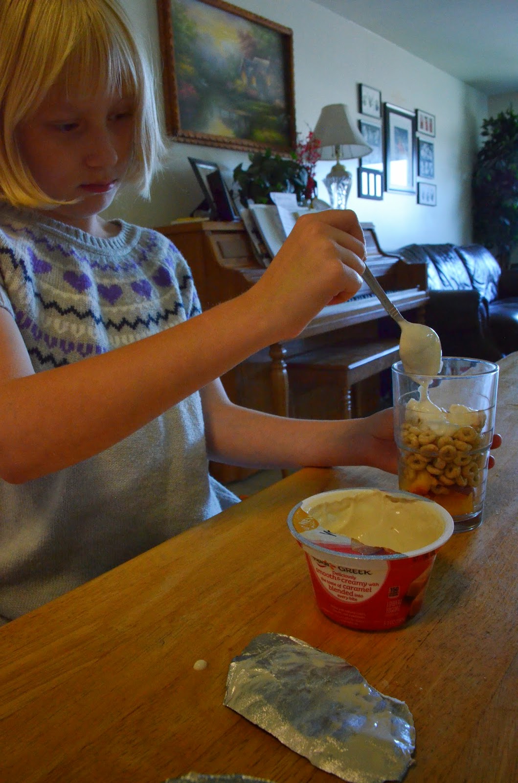 yogurt, cereal, and fruit parfaits--easy and yummy! #recipe #priceChopperb2S #shop #cereal