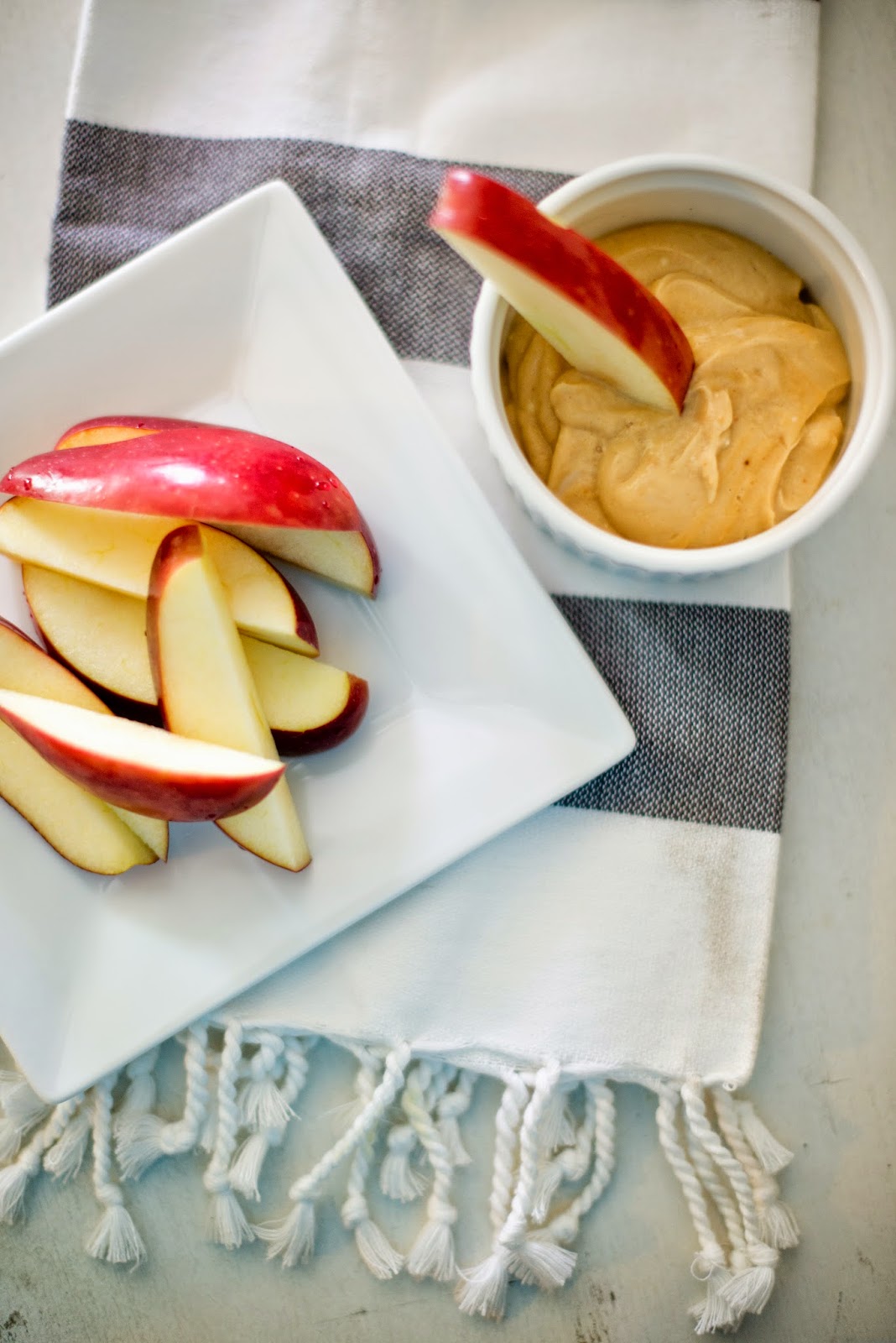 Domestic Fashionista Peanut Butter Yogurt Dip and Apples