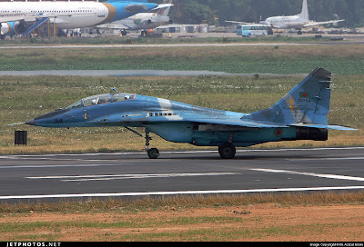 صور من جميع انحاء العالم للقوات الجوية مجهولة بعض الشئ  MiG-29UB+Fulcrum-B++28264%252C264++++Dhaka++++13-3-11