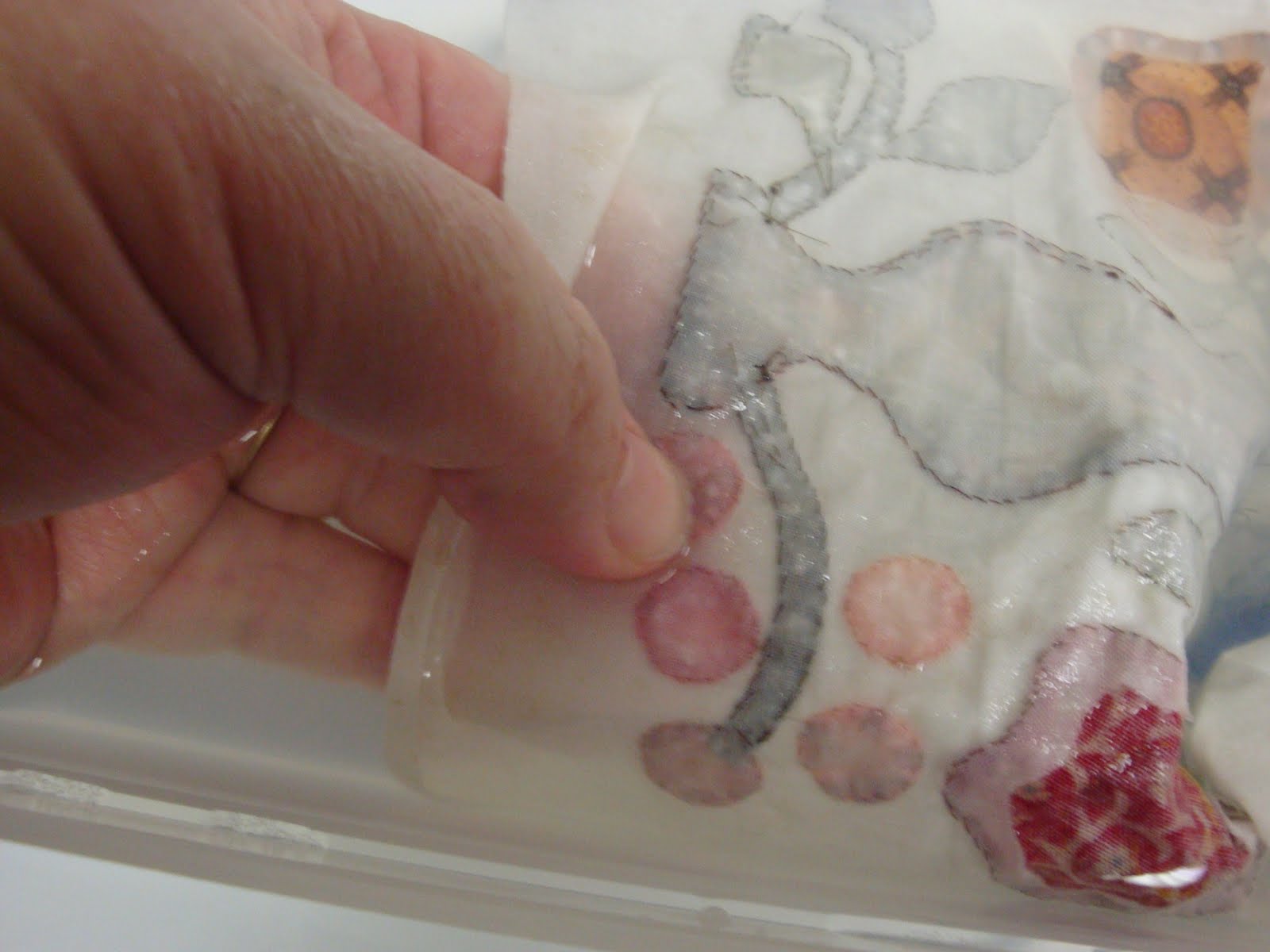 FABRIC THERAPY Glue stick applique, the tutorial PART THREE...