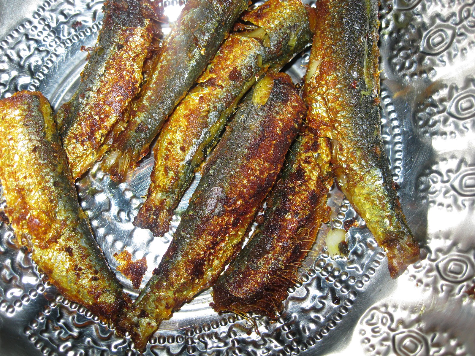Amrita's kitchen Simple sardine fry( mathi meen varuval)