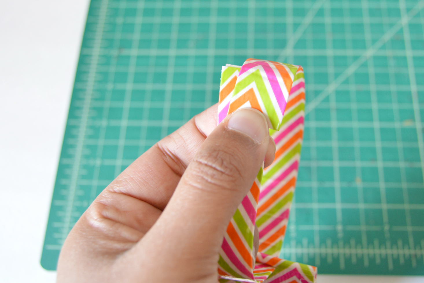 Vikalpah DIY Luggage Tag using duct tape