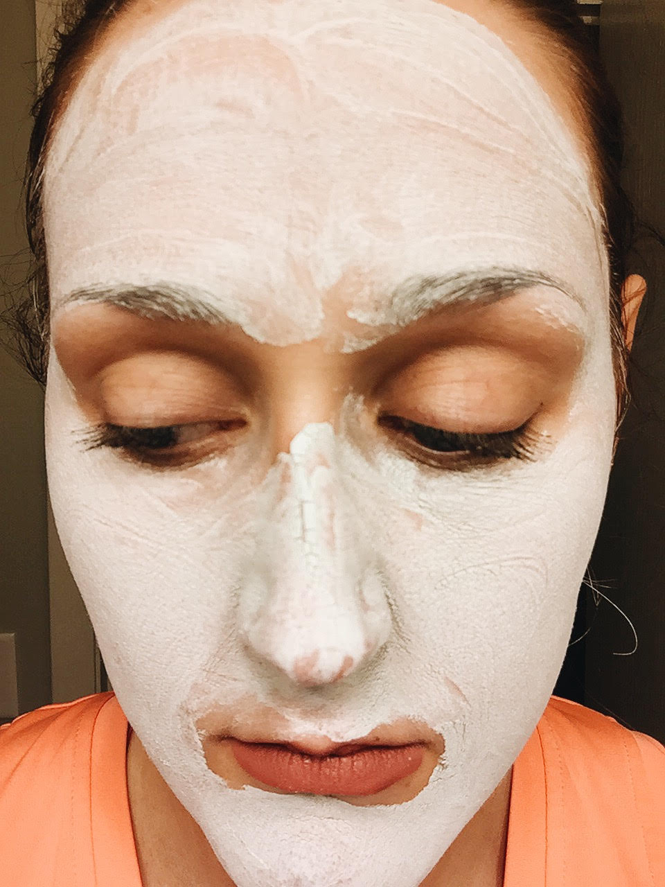 Que Bella Face Mask Review / My Monochromatic Life