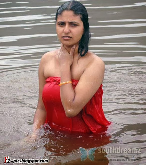 ndian girls are in water