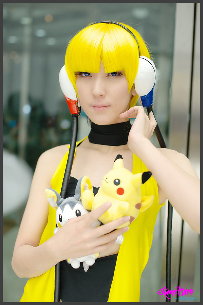 The cosplayer, Kamitsure cosplay costume, and That pokemon doll... 
