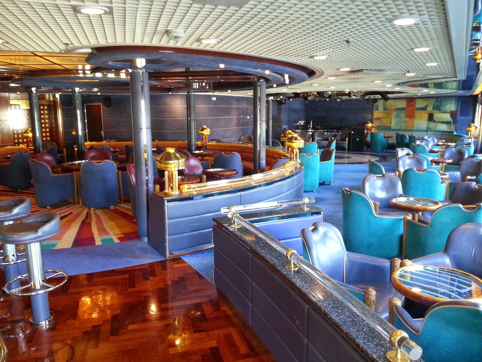 Hurtigruten MS Polarlys - Midnattsol Bar Hurtigruten MS Polarlys - Midnattsol Bar