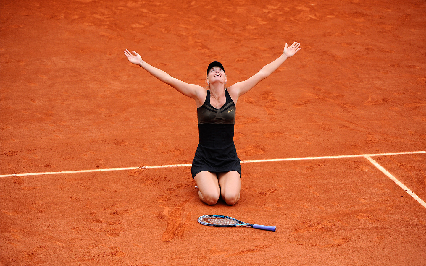 http://4.bp.blogspot.com/-0ovknoWvnNs/T9N58yLVItI/AAAAAAAAS7c/DavpL4_Rm6A/s1600/f_06-09-Sharapova-Maria16.jpg