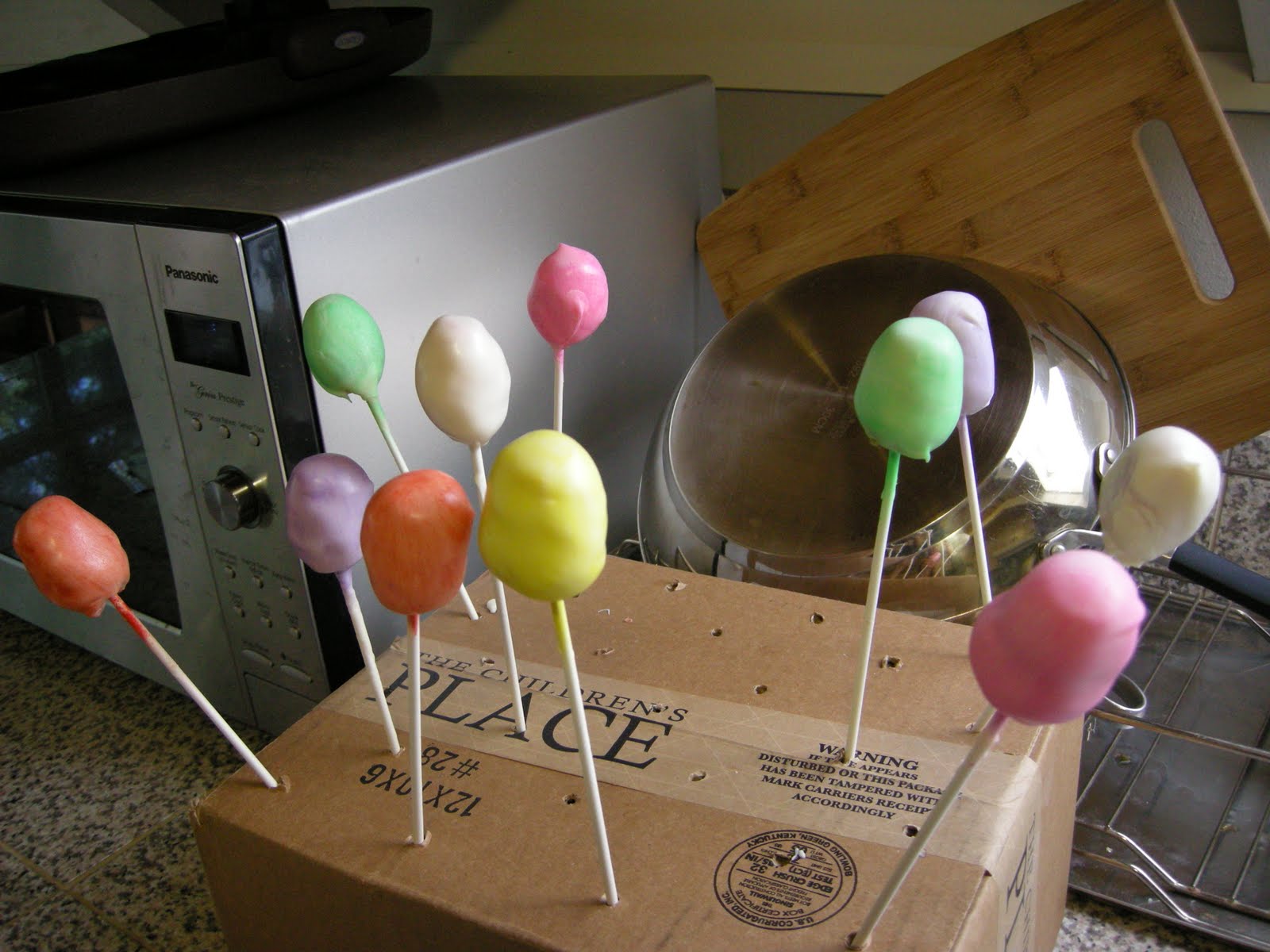Cake Pop Insanity! My First Cake Pops FAIL!