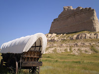 covered wagon on oregon trail