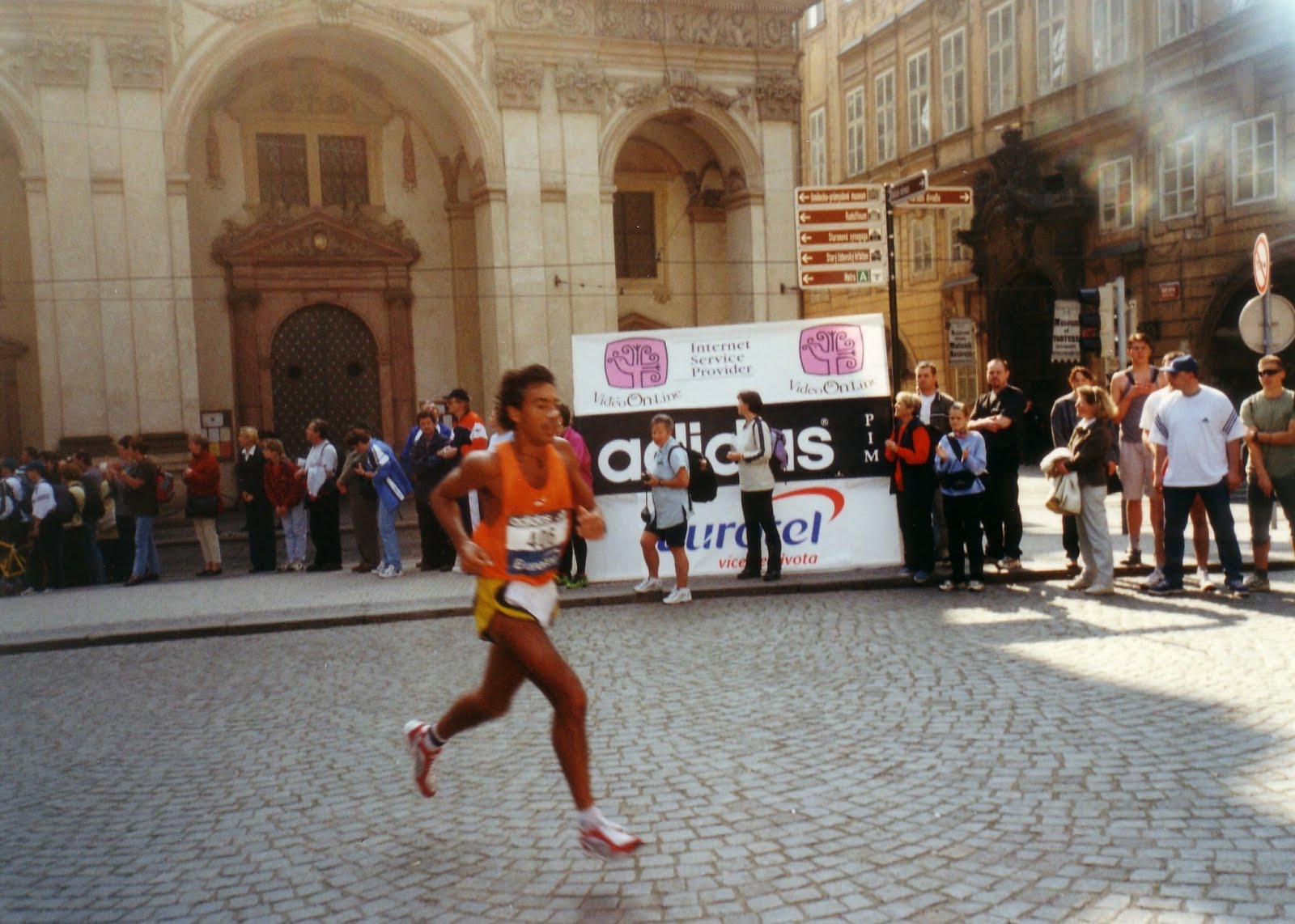 MARATON DE PRAGA 2001