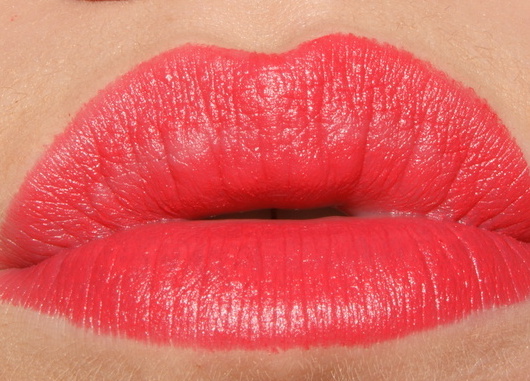 Revlon Strawberry Suede Matte Lipstick