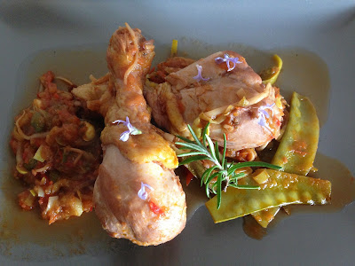 Jamoncitos De Pollo Con Salsa De Vino Y Verdura Al Romero
