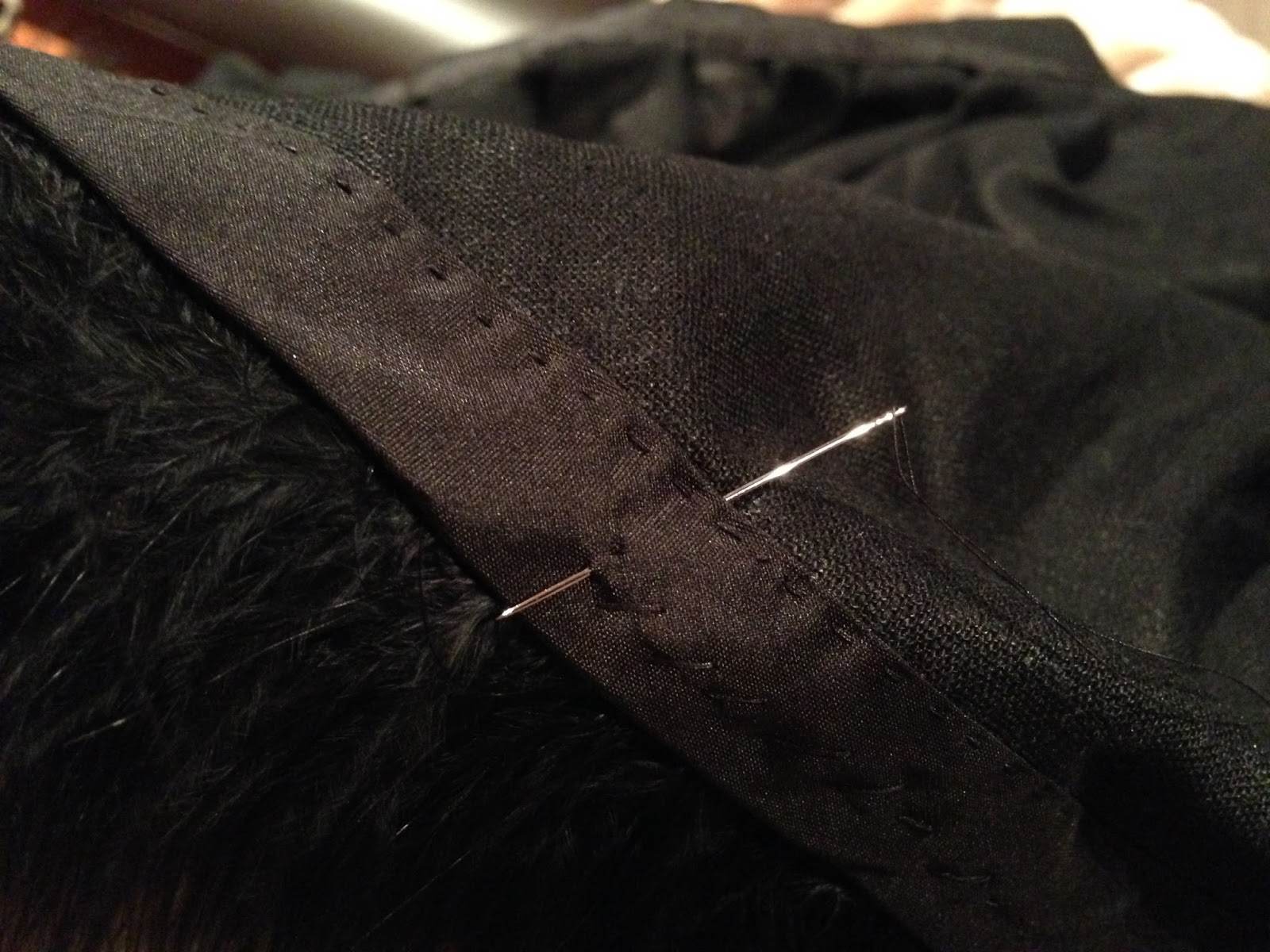 theladydetalle Sewing on marabou feather trim a mini tutorial