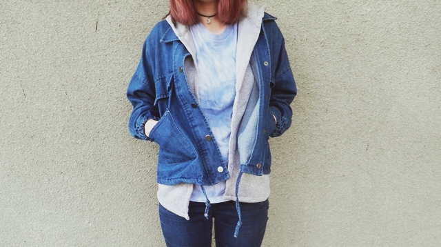 http://www.sheinside.com/Navy-Hooded-Long-Sleeve-Drawstring-Denim-Outerwear-p-141508-cat-1735.html#goods_description_top