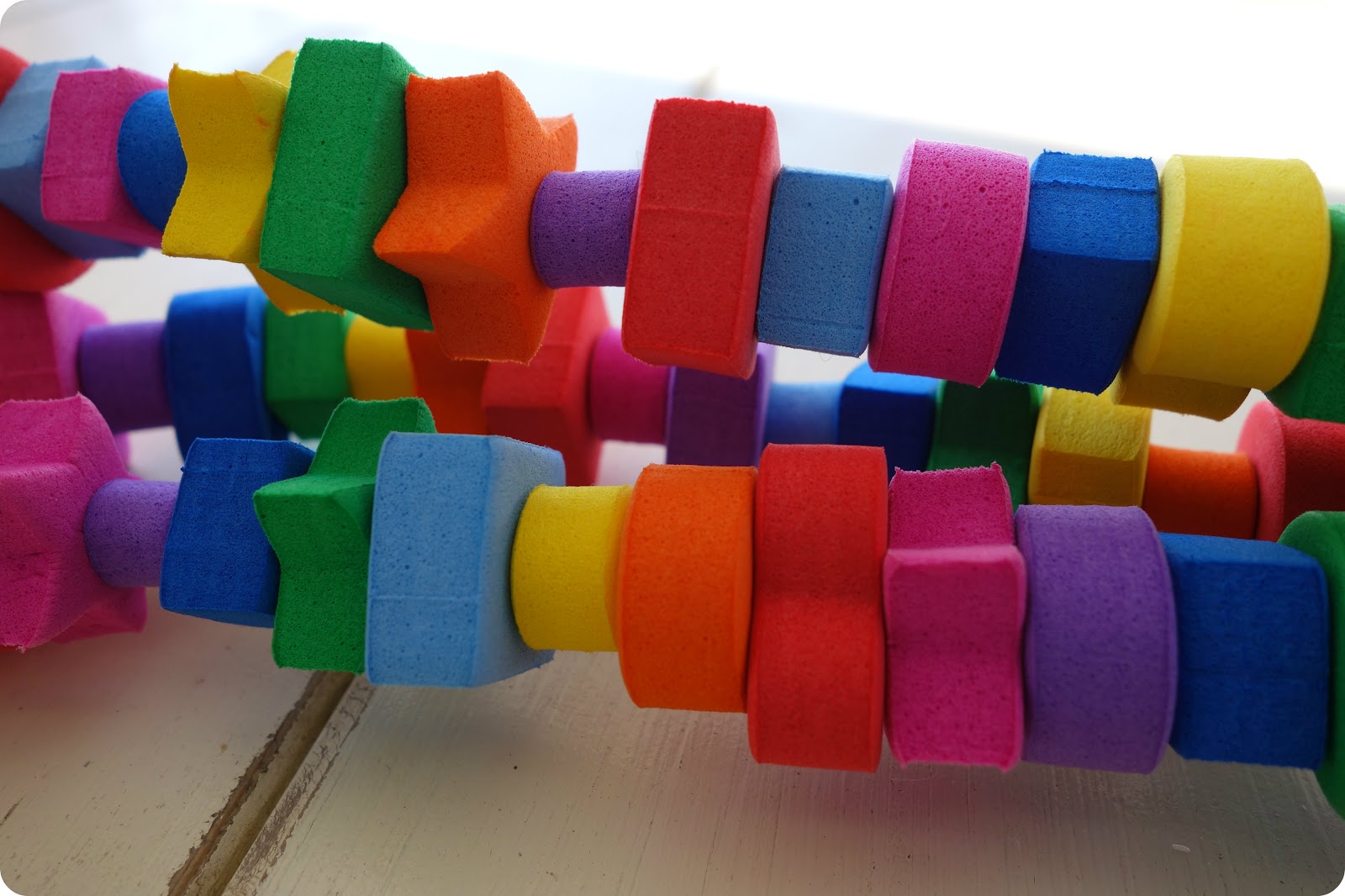 BLISSFUL ROOTS Foam Beads & Pipe Cleaners