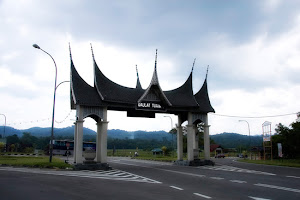 Gerbang Ke Istana Seri Menanti