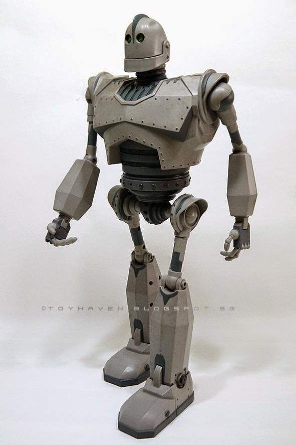 toyhaven Review Trendmasters Warner Bros. Ultimate Iron Giant 20inch (51cm) Tall Robot Figure