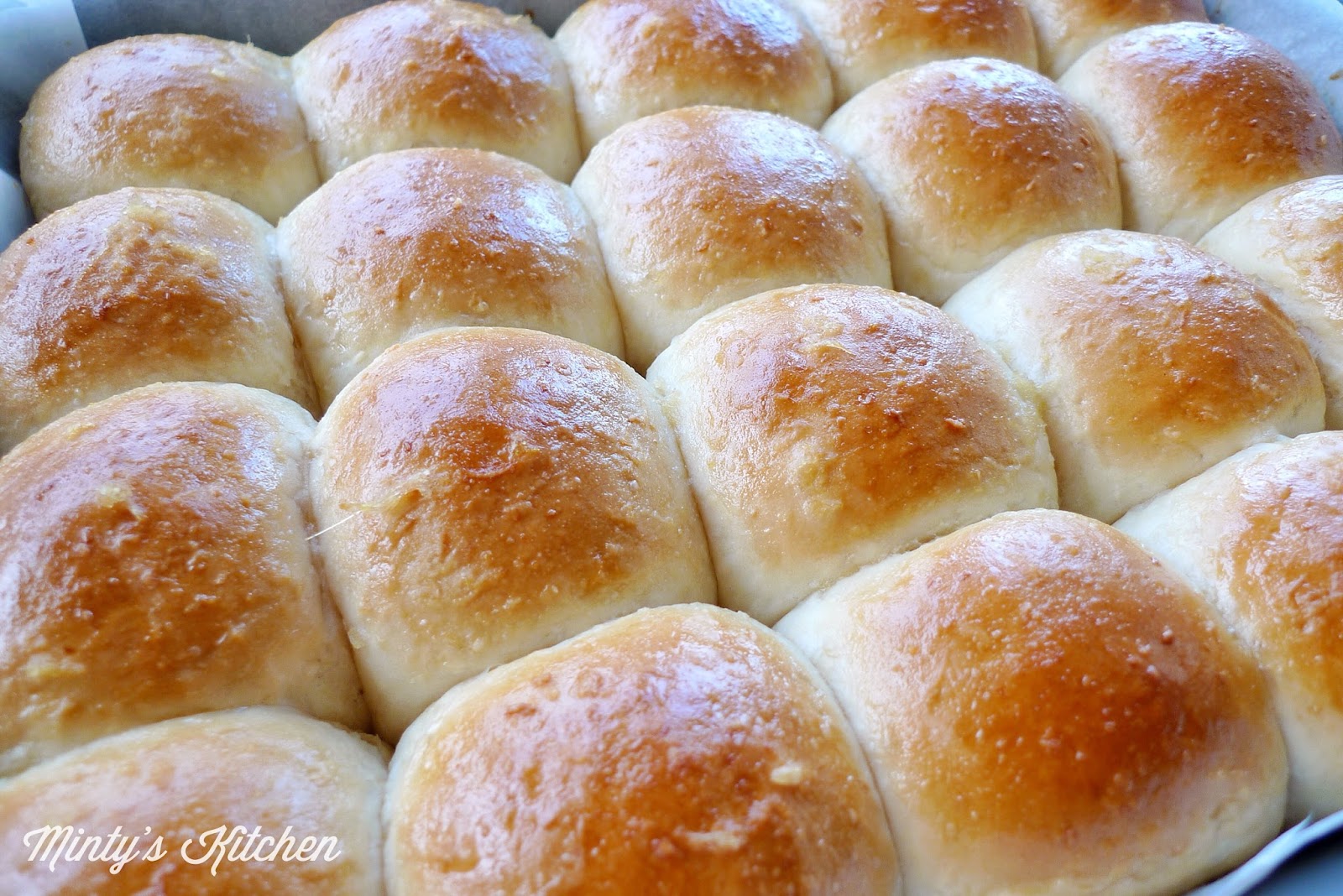 Minty's Kitchen Hawaiian Bread Rolls