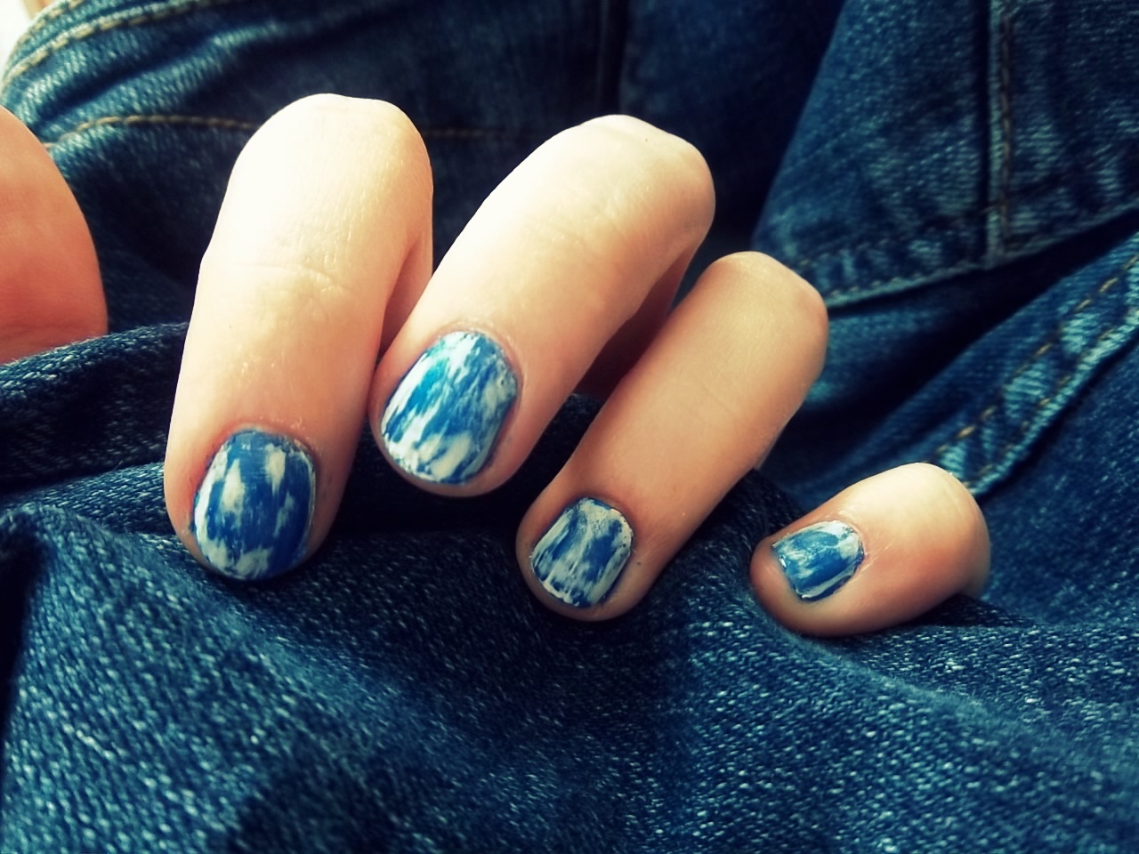 The Chic Confessions DIY Bleached Denim Nails