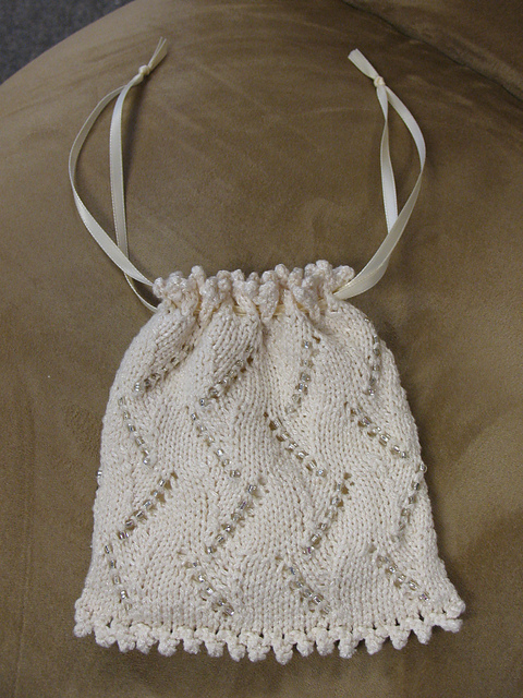 The Knitting Needle and the Damage Done: accessories to knit