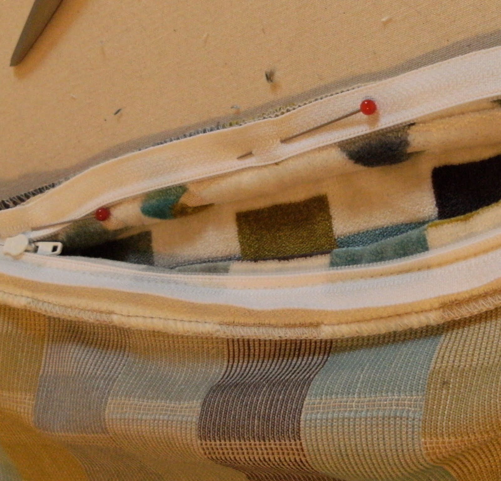 Sew Good by Deborah Good Sew a classic piped cushion cover a tutorial.