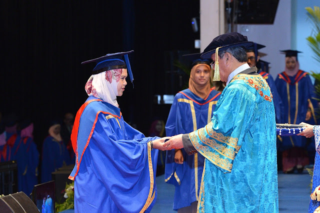 Gambar Majlis Konvokesyen UM ke-28 Gambar Majlis Konvokesyen UM ke-28