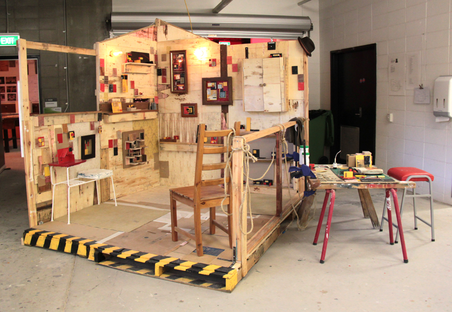 The adventures of Jimmy Trinket: Small room In Situ The adventures of Jimmy Trinket: Small room In Situ