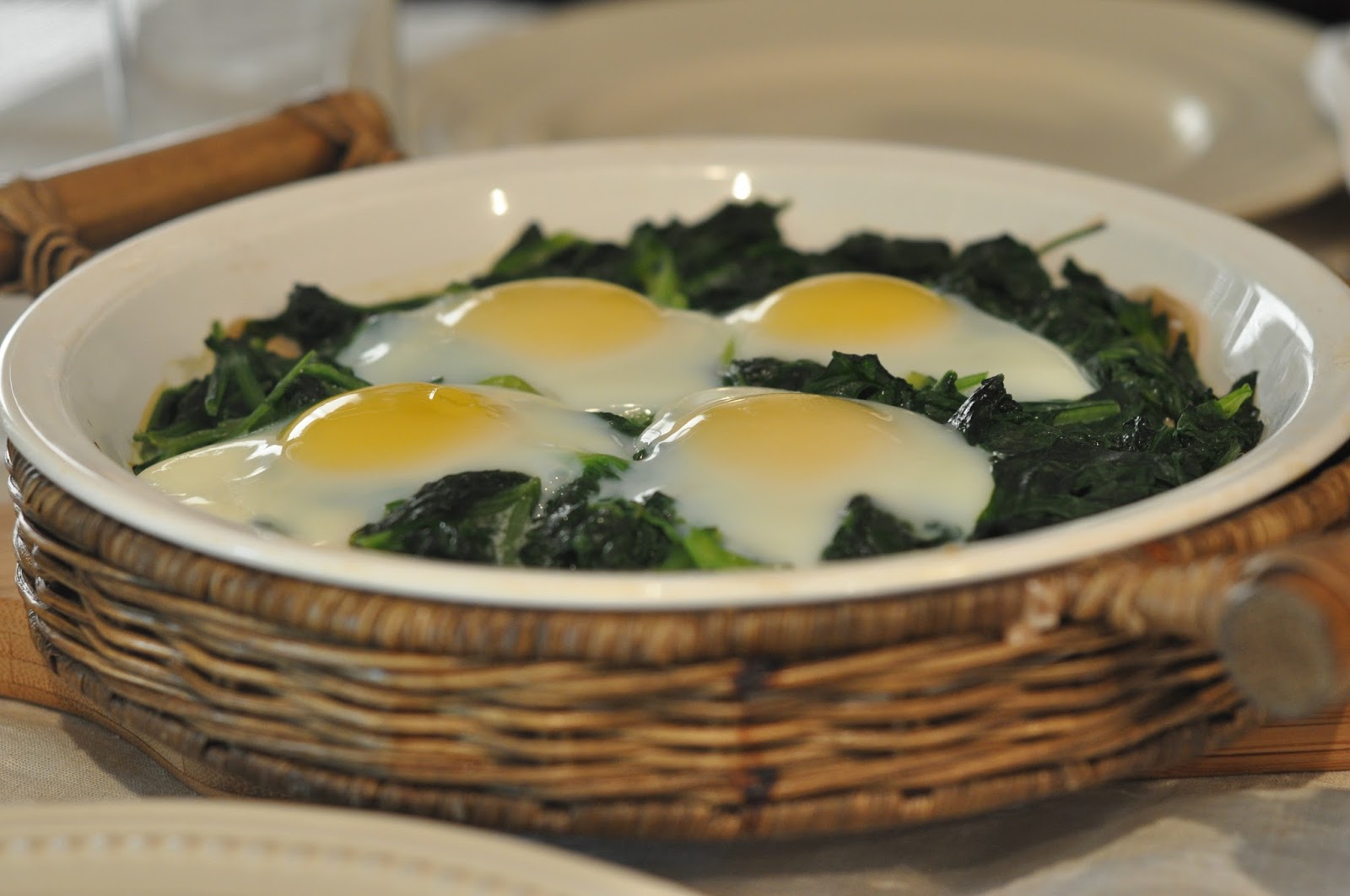 Mennonite Girls Can Cook: Spinach with Eggs