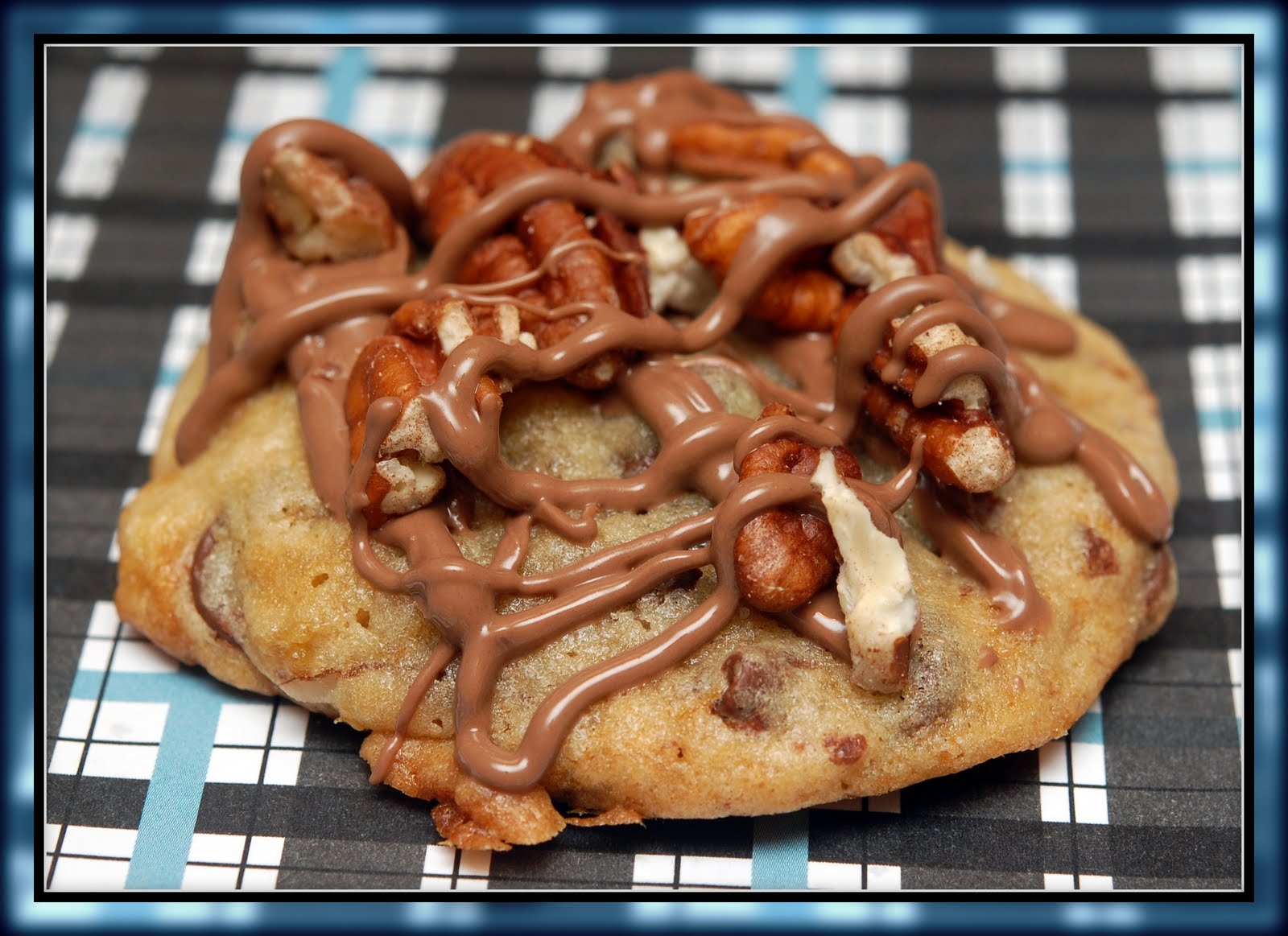 CHUNKY MONKEY BANANA PECAN COOKIES Hugs and Cookies XOXO