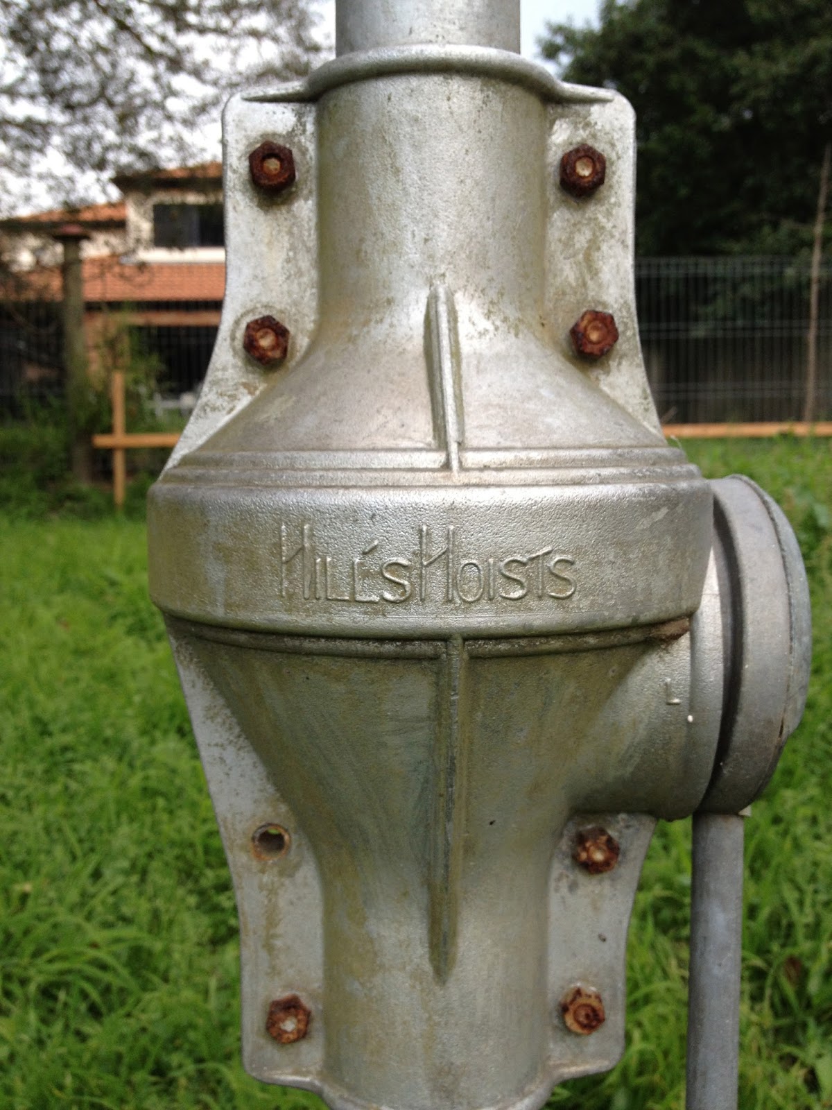 WEST END COTTAGE Vintage Hill's Hoist FOR SALE