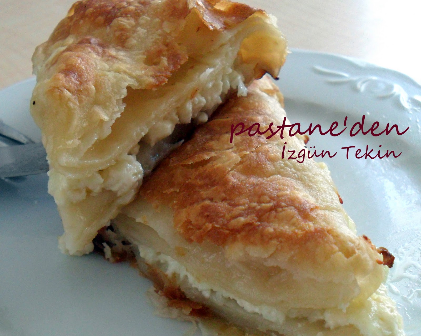 Pastaneden Üçgen Çıtır Börek