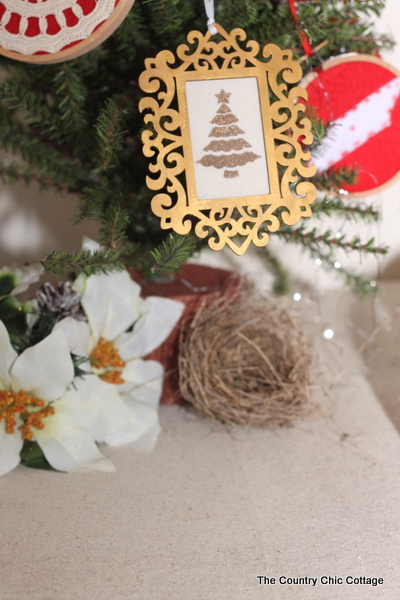 The Country Chic Cottage Christmas Home Tour 2013 -- a rustic country farmhouse home tour with tons of pictures you don't want to miss. The Country Chic Cottage Christmas Home Tour 2013 -- a rustic country farmhouse home tour with tons of pictures you don't want to miss.