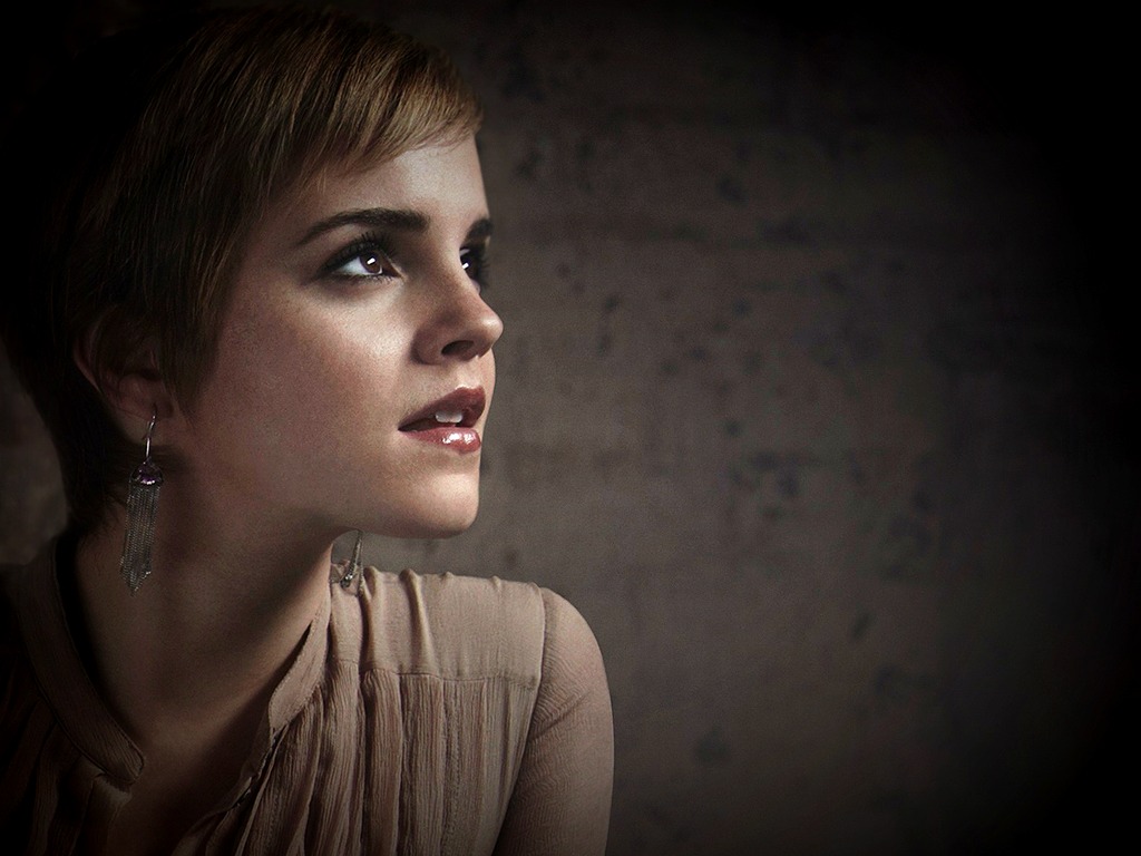 http://4.bp.blogspot.com/-1-kyu8OCY0g/Tdx4Q-jBIrI/AAAAAAAACOY/zIKJwaWjtDA/s1600/Emma_Watson_Latest_issue_of_Empire_2.jpg