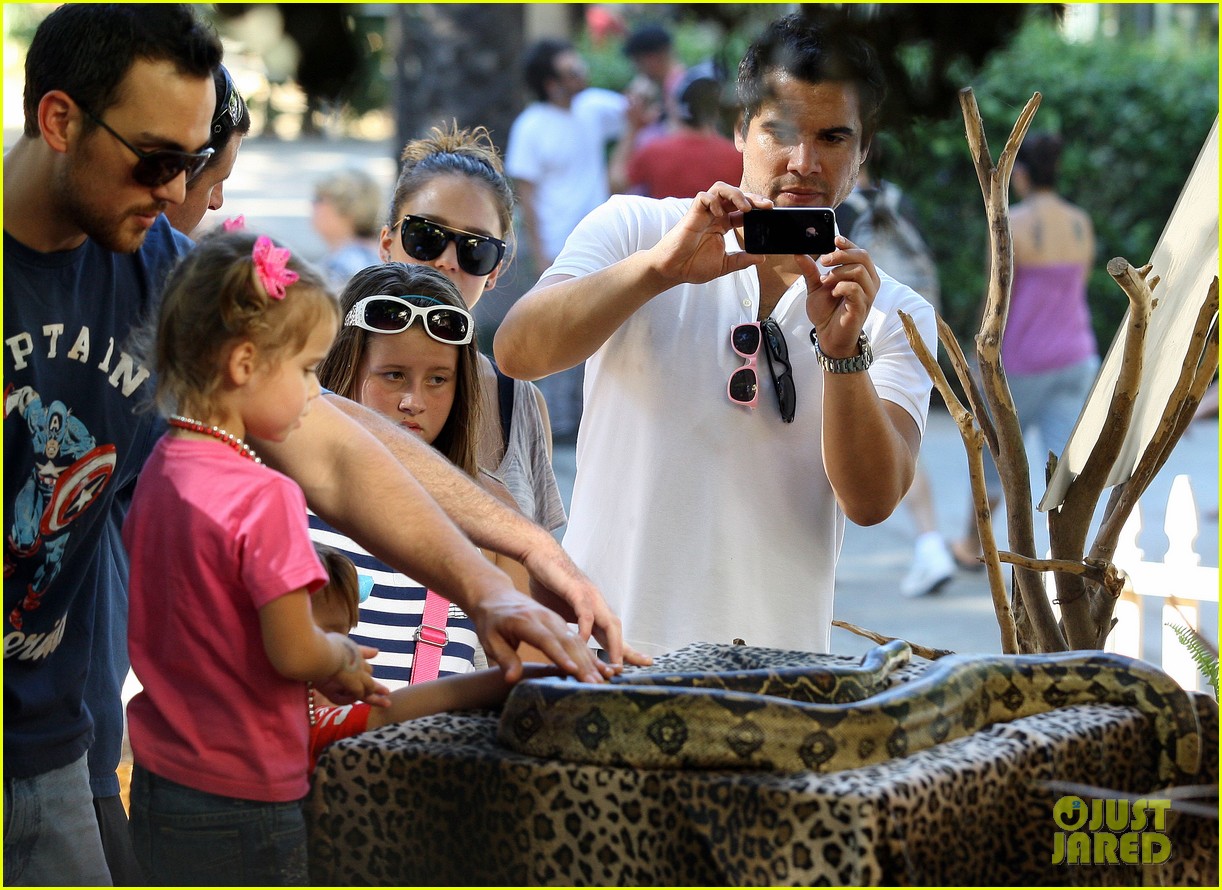 Hollywood Celebrity Babies Photos