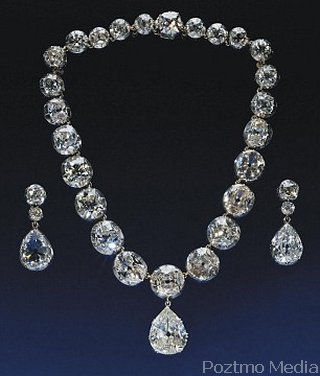 Kalung - Anting Berlian Kerajaan Inggris