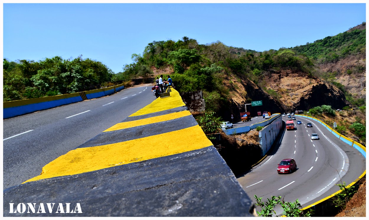 Mumbai pune expressway photo near khandala mumbai-pune-expressway-photo