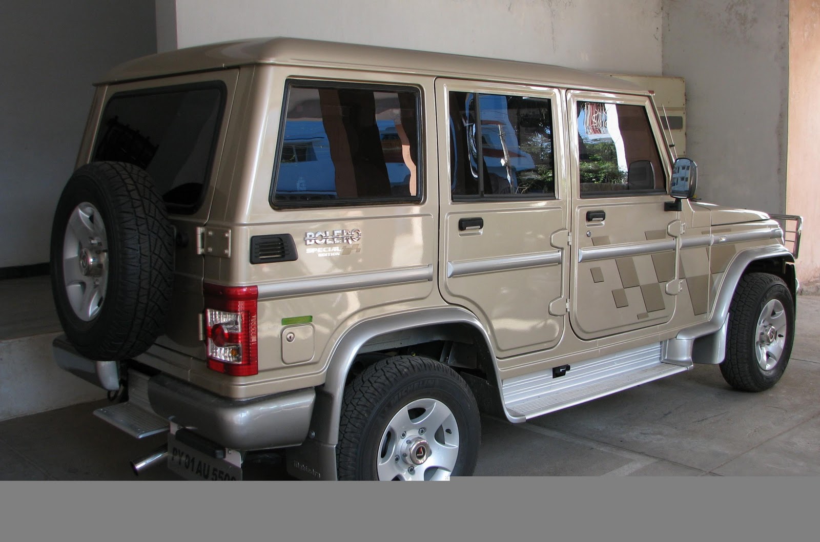 Bolero Car Price