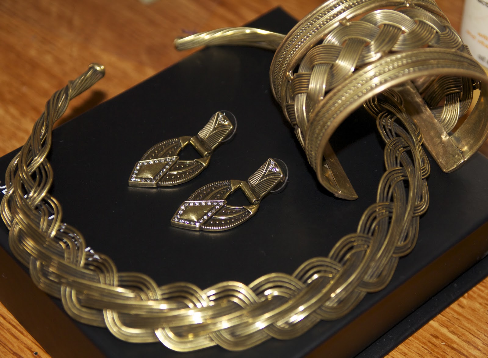 JewelMint Shopping Review Online Costume Jewelry store thedocndiva