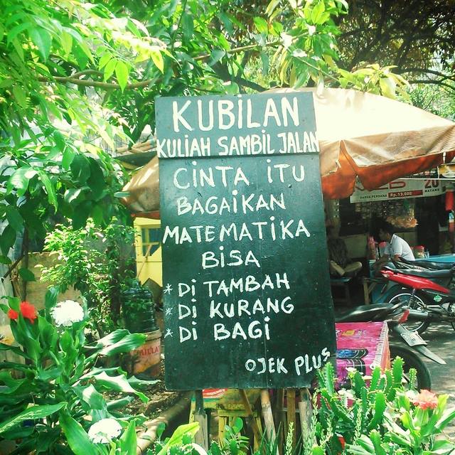 Quotes Coretan Para Tukang Ojek Pangkalan ini Kliatannya Ngasal, tapi Ternyata Menginspirasi Banget!