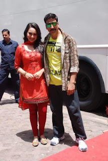 Akshay Kumar & Sonakshi Sinha promote Rowdy Rathore on TV serial CID Akshay Kumar & Sonakshi Sinha promote Rowdy Rathore on TV serial CID