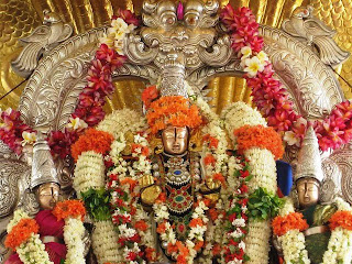 http://4.bp.blogspot.com/-14ot2V_JFJc/UGKb8y1ND0I/AAAAAAAAEVc/VR_sxTwi9E4/s320/Azhagiya+Manavala+Perumal+Temple2.jpg