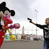 Disney prohíbe las armas de juguete y Nevada permite a los niños disparar las de verdad