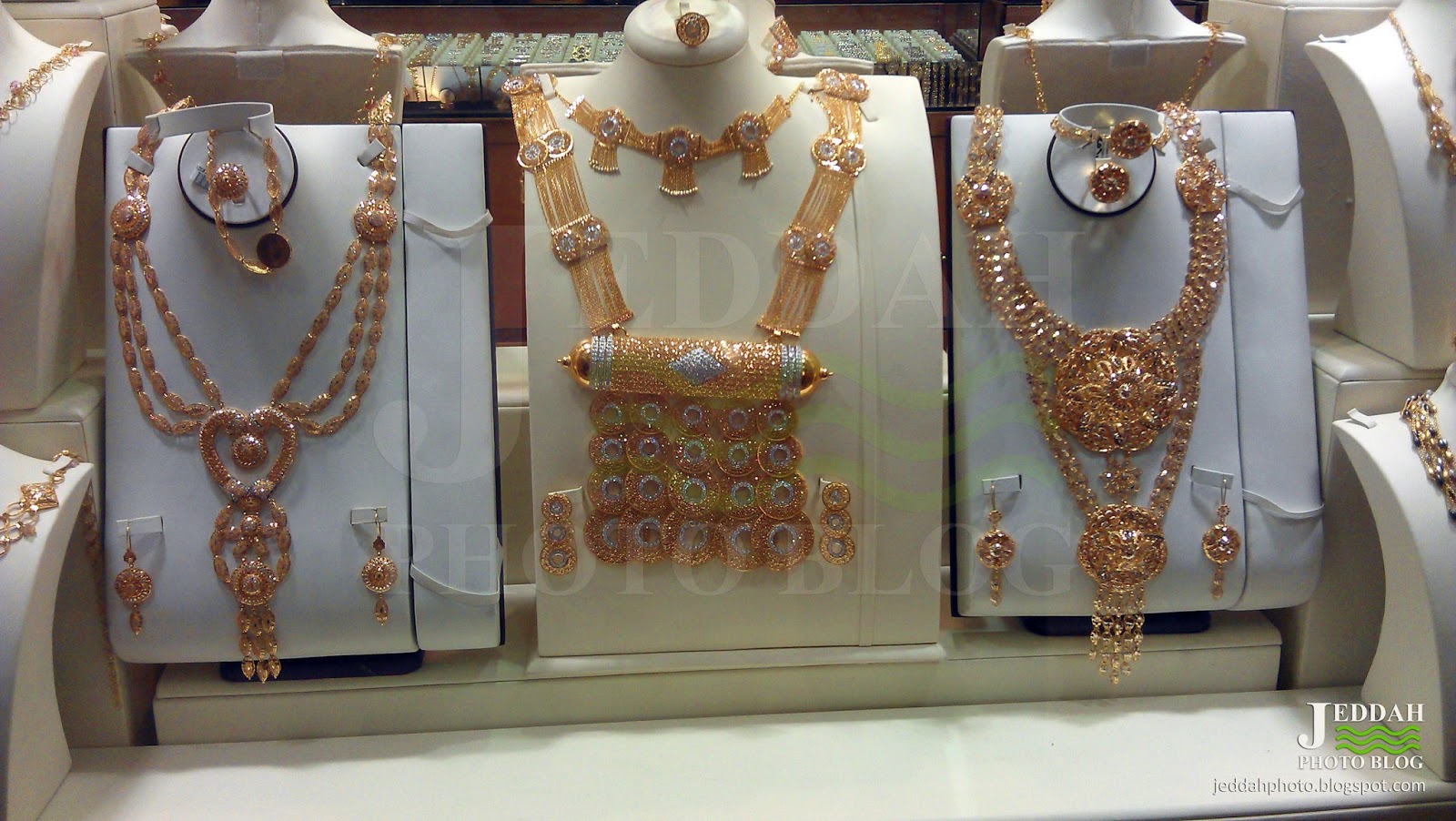 Jeddah Photo Blog Heavy Gold Jeweler Sets Kandara Jeddah